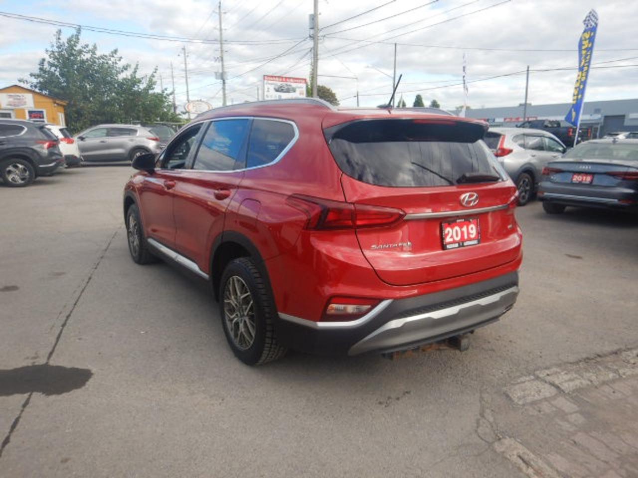 2019 Hyundai Santa Fe ESSENTIAL Photo