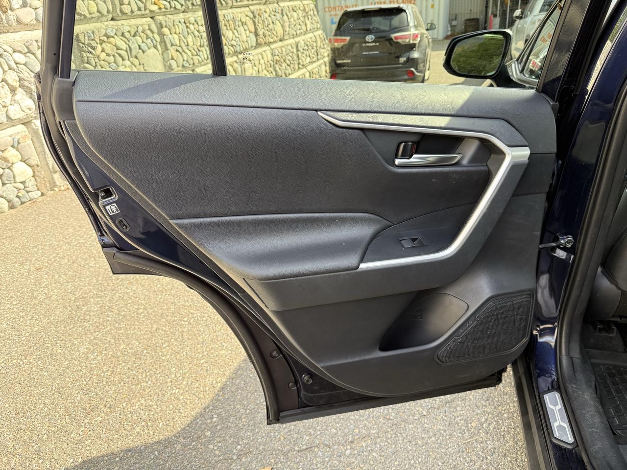 2019 Toyota RAV4 XLE Photo