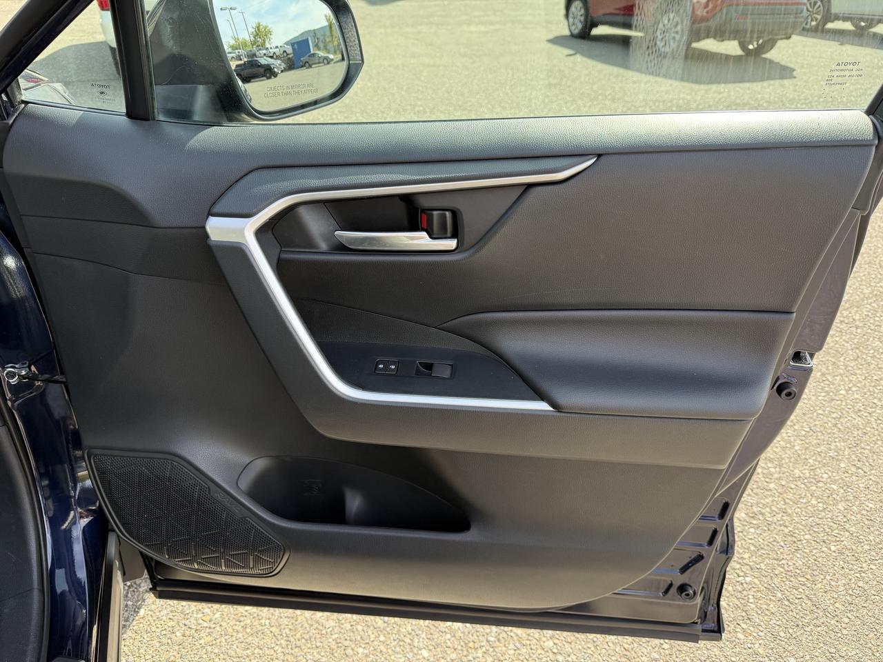 2019 Toyota RAV4 XLE Photo