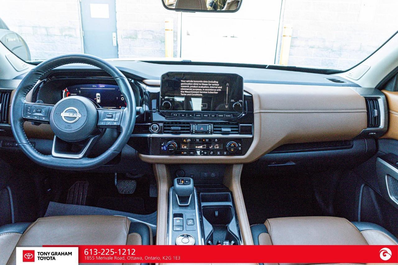 2024 Nissan Pathfinder Platinum Photo