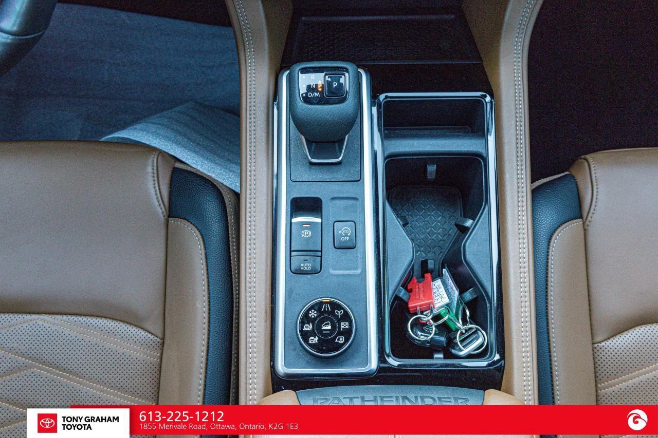 2024 Nissan Pathfinder Platinum Photo