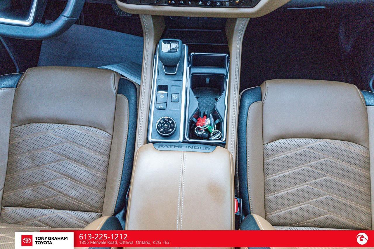 2024 Nissan Pathfinder Platinum Photo