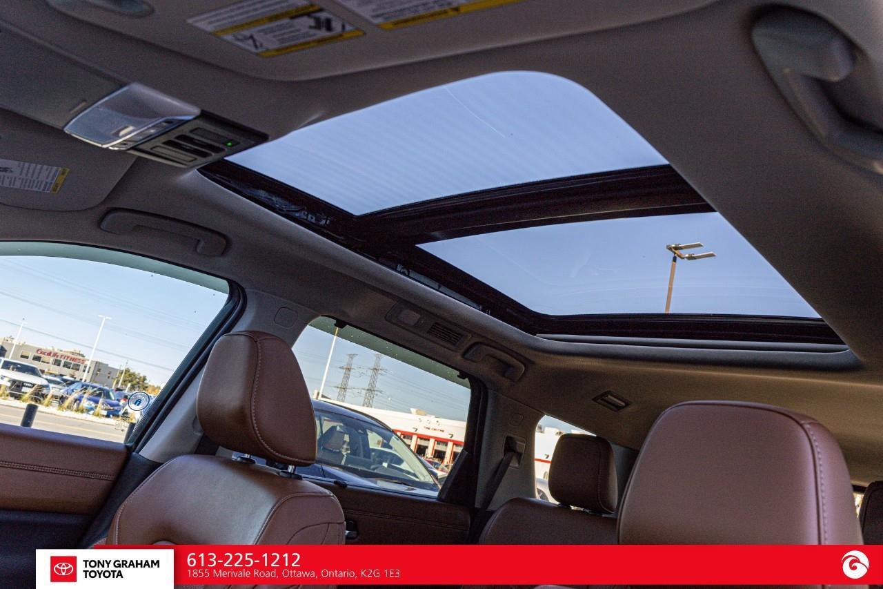 2024 Nissan Pathfinder Platinum Photo