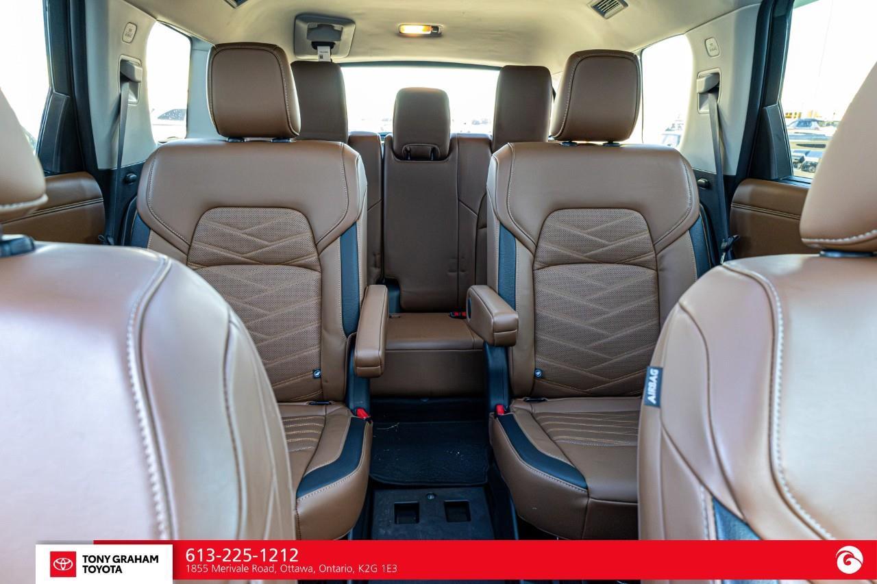 2024 Nissan Pathfinder Platinum Photo
