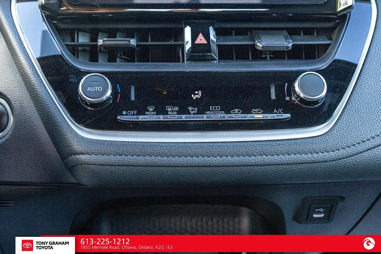 2025 Toyota Corolla SE Photo