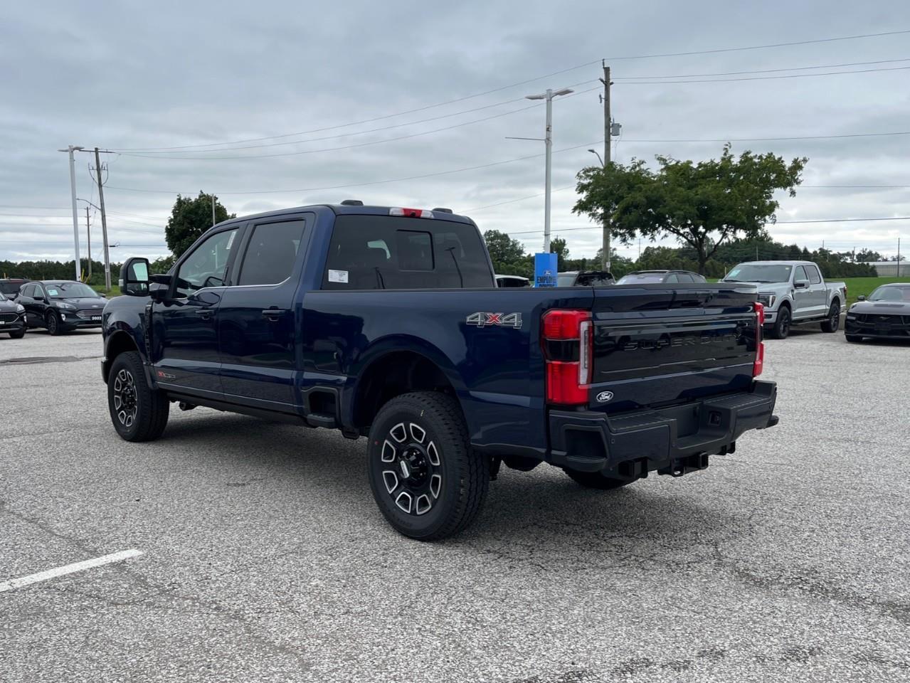 2027 Ford F-250 Platinum Photo