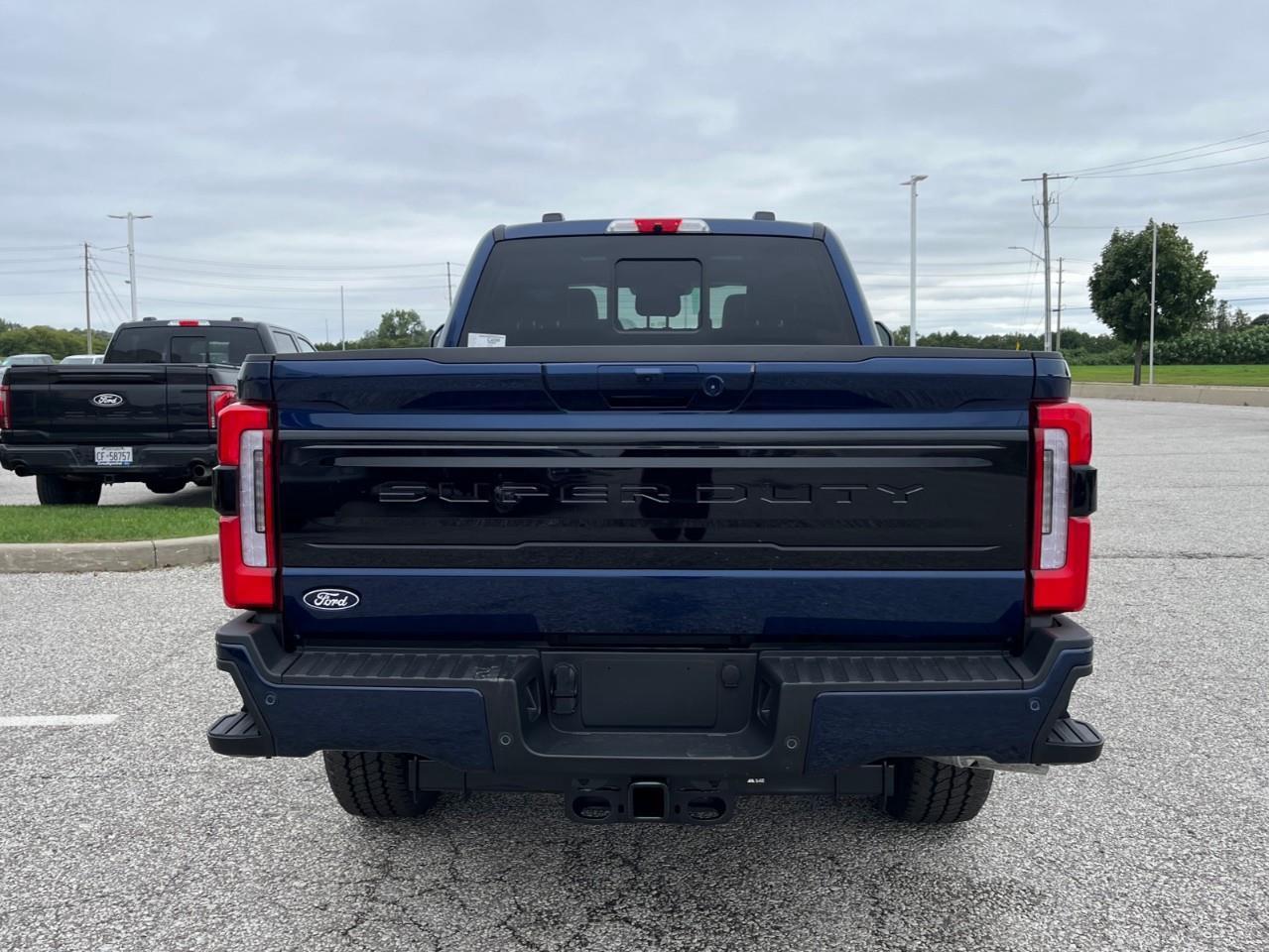 2027 Ford F-250 Platinum Photo