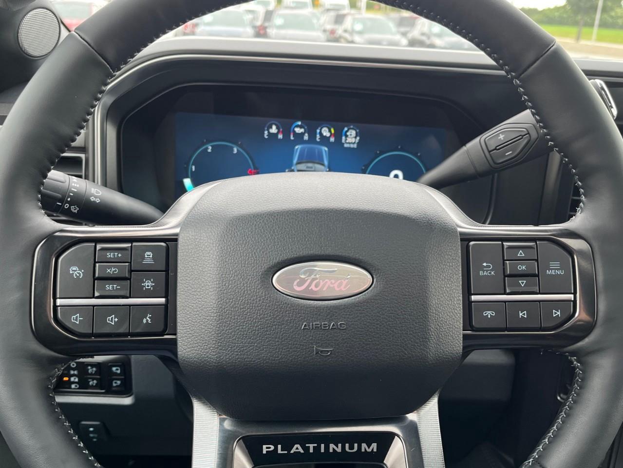 2027 Ford F-250 Platinum Photo