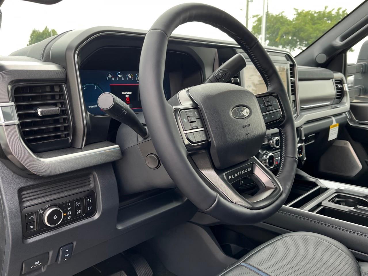 2027 Ford F-250 Platinum Photo
