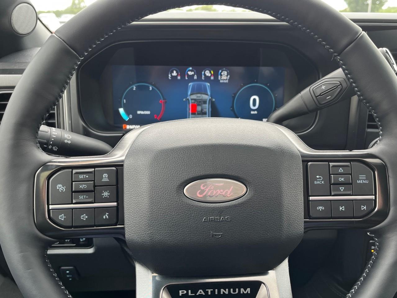 2027 Ford F-250 Platinum Photo