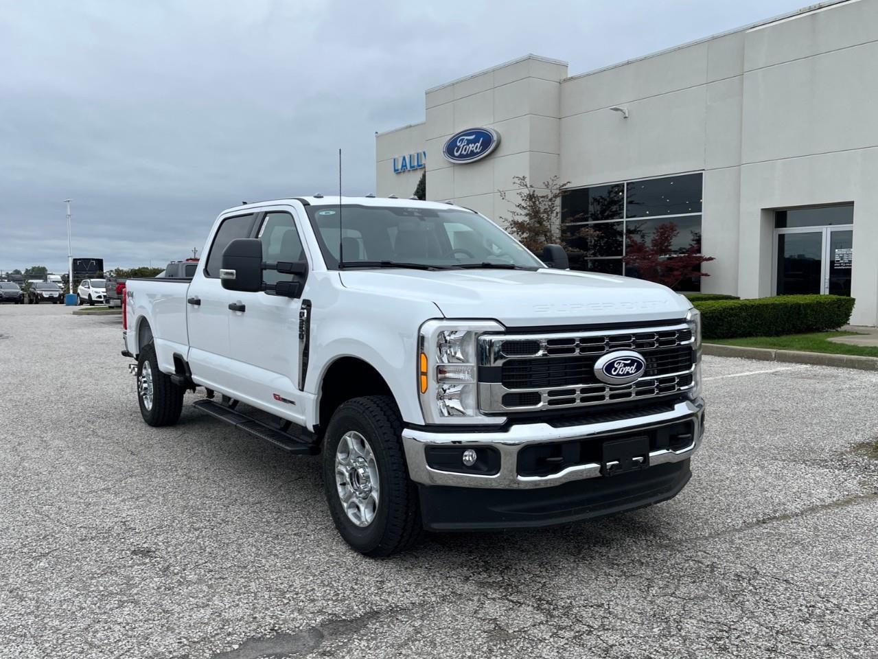 2027 Ford F-350 XLT Photo5