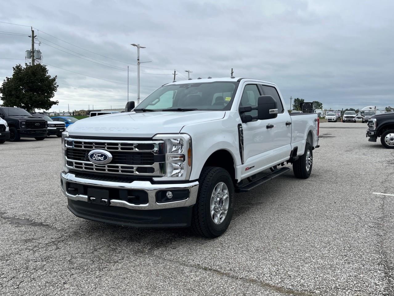 2027 Ford F-350 XLT Photo