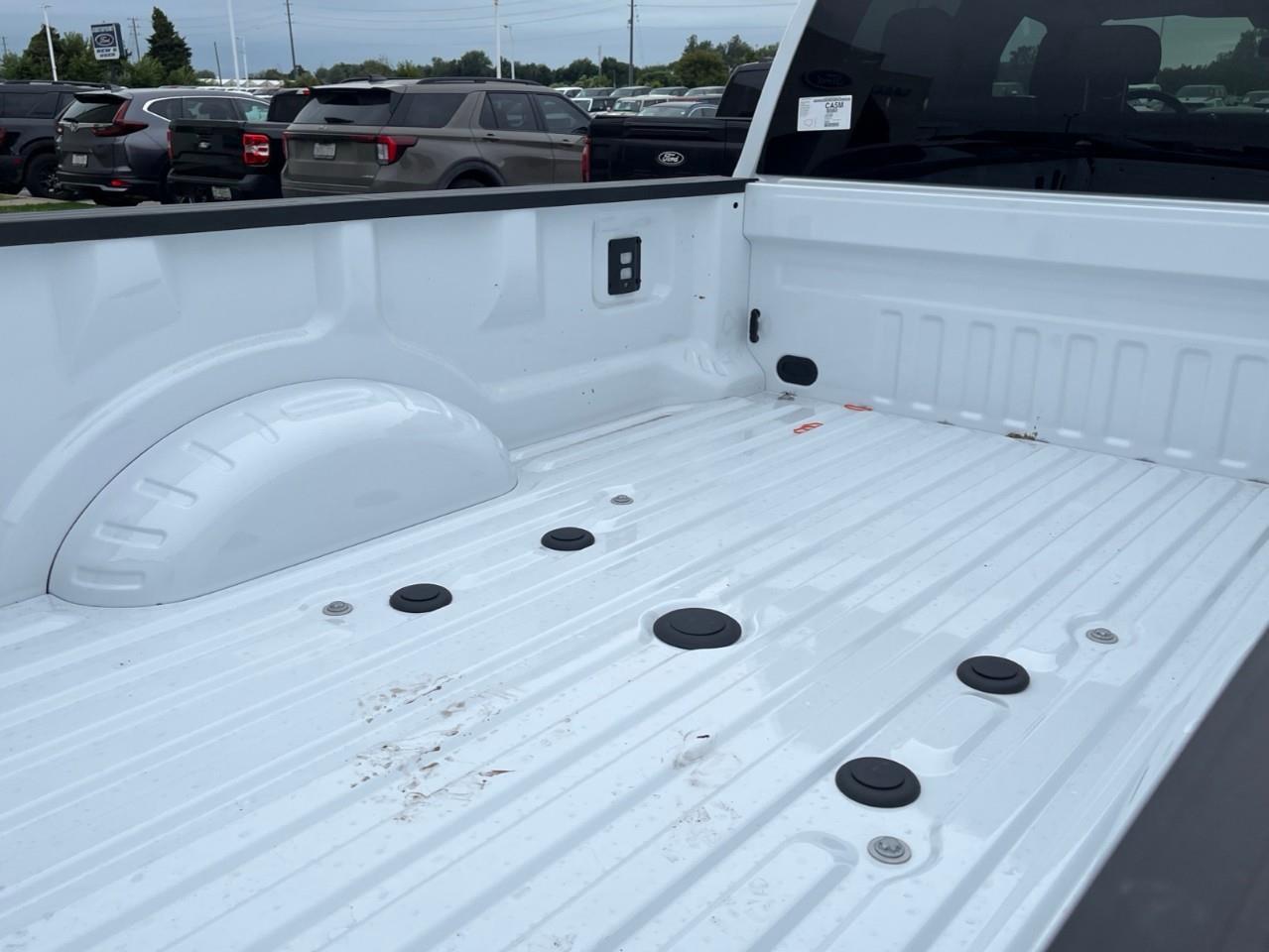 2027 Ford F-350 XLT Photo