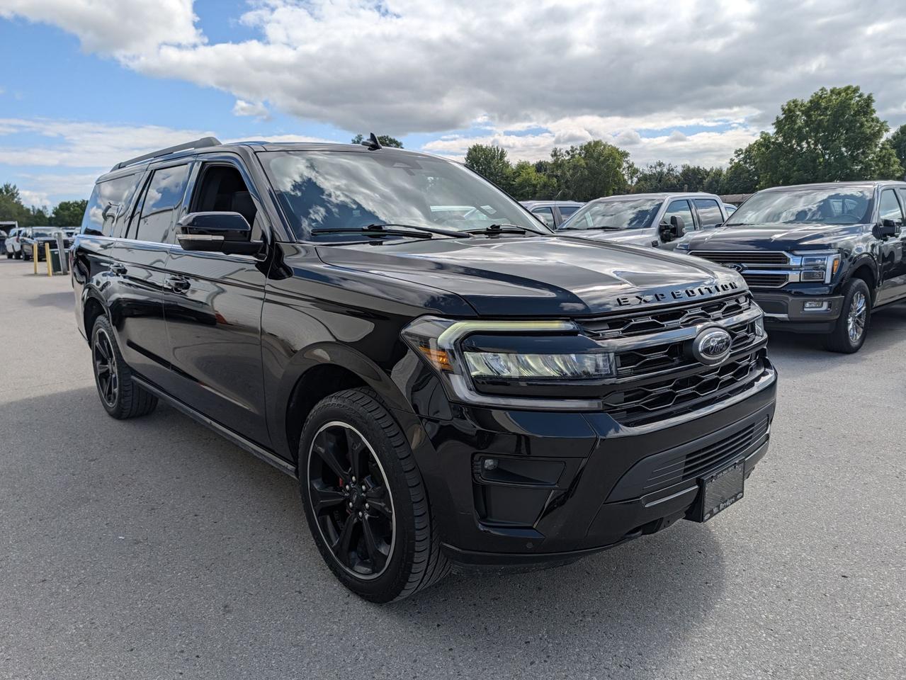 2022 Ford Expedition 4X4 Photo2