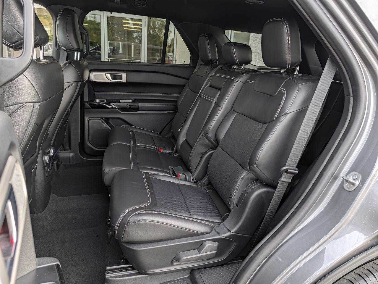2022 Ford Explorer ST 4WD Photo