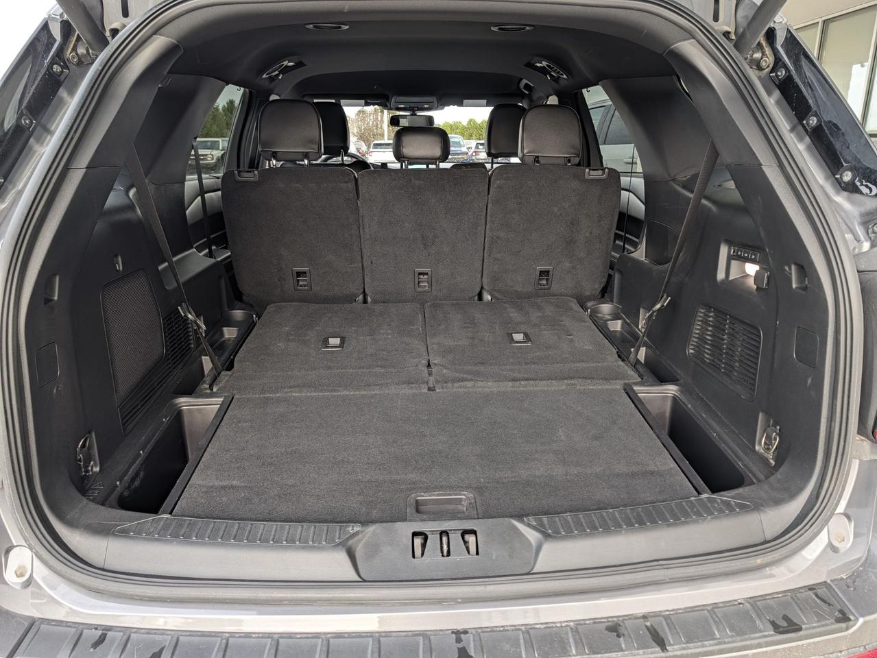 2022 Ford Explorer ST 4WD Photo