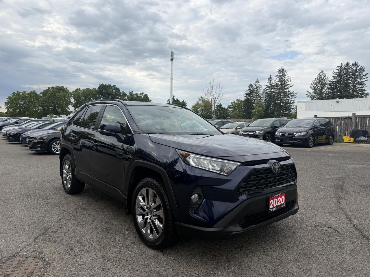 2020 Toyota RAV4 XLE | Sunroof | Backup Cam - Photo #1