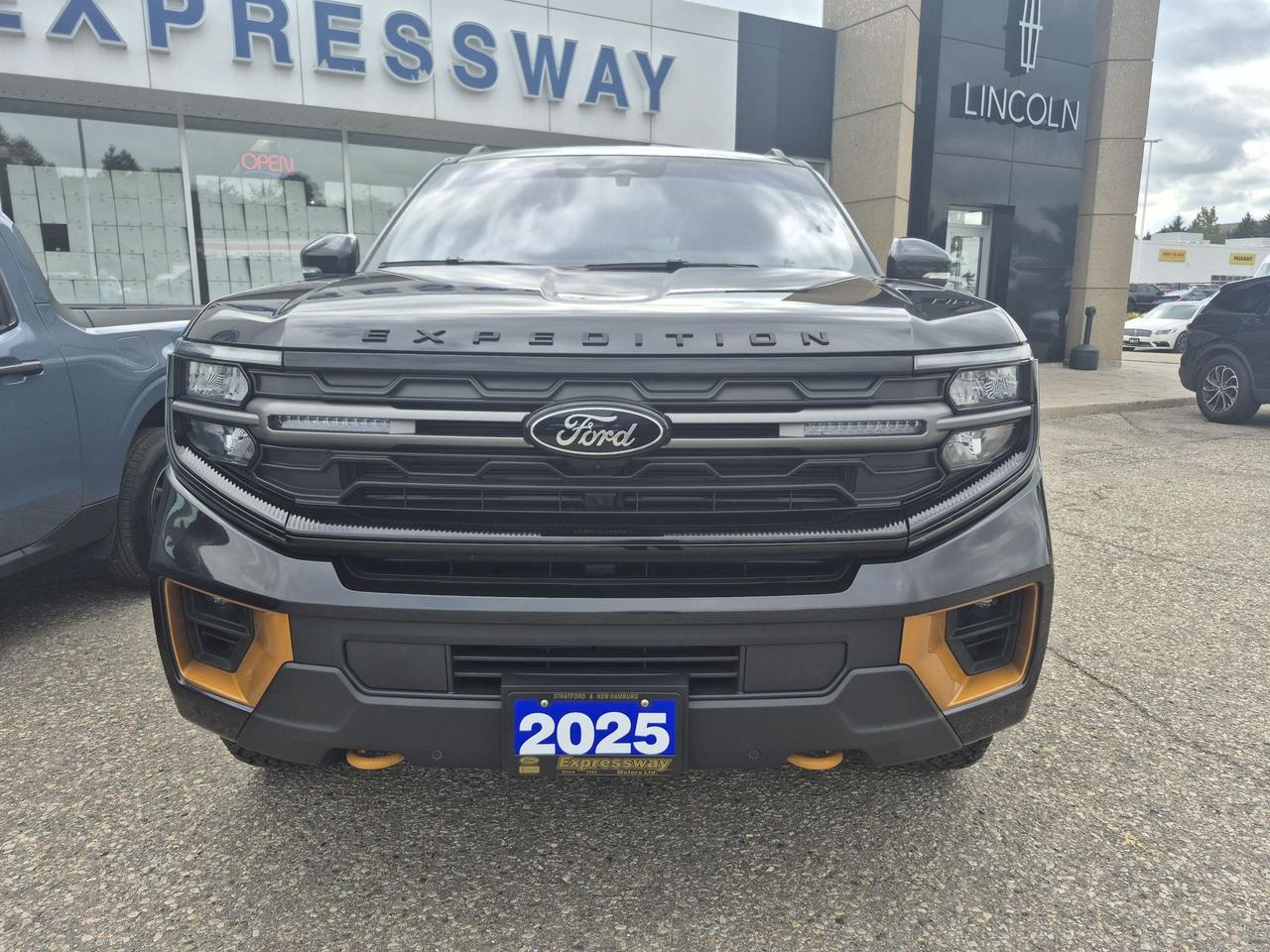2025 Ford Expedition TREMOR! LEATHER, PANO ROOF, RE-FRESHED DESIGN! Photo1