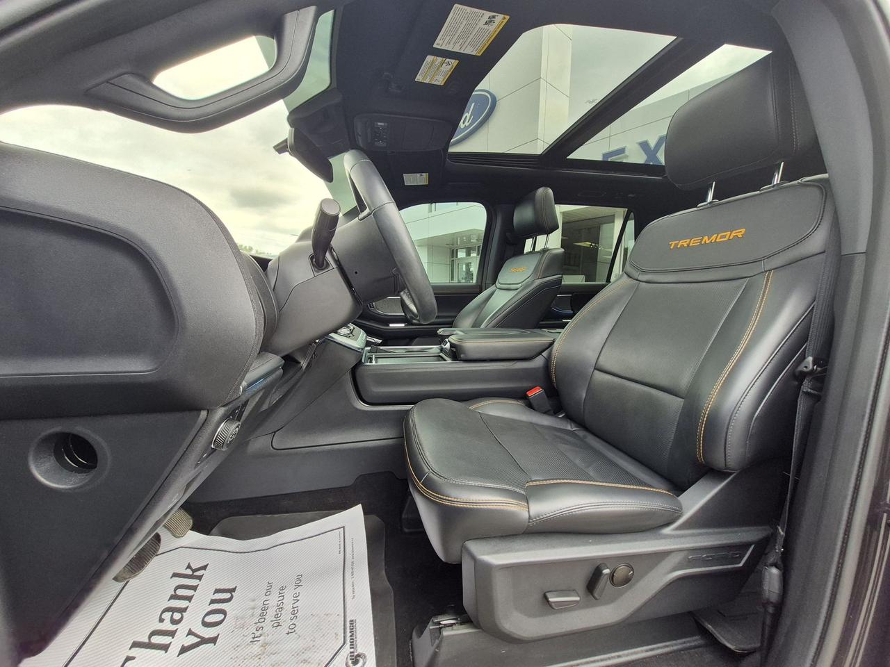 2025 Ford Expedition TREMOR! LEATHER, PANO ROOF, RE-FRESHED DESIGN! Photo