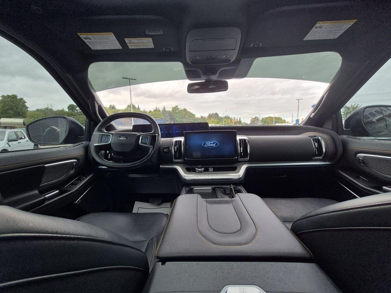 2025 Ford Expedition TREMOR! LEATHER, PANO ROOF, RE-FRESHED DESIGN! Photo