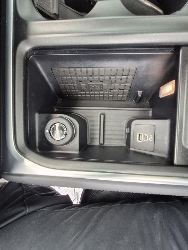 2025 Ford Expedition TREMOR! LEATHER, PANO ROOF, RE-FRESHED DESIGN! Photo