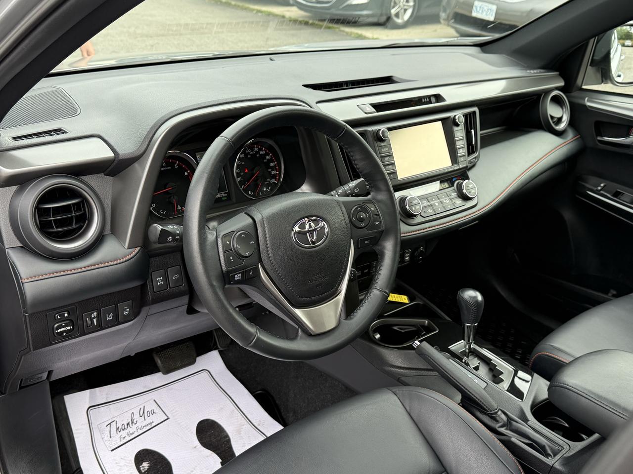2018 Toyota RAV4 LEATHER ONLY 50km Photo