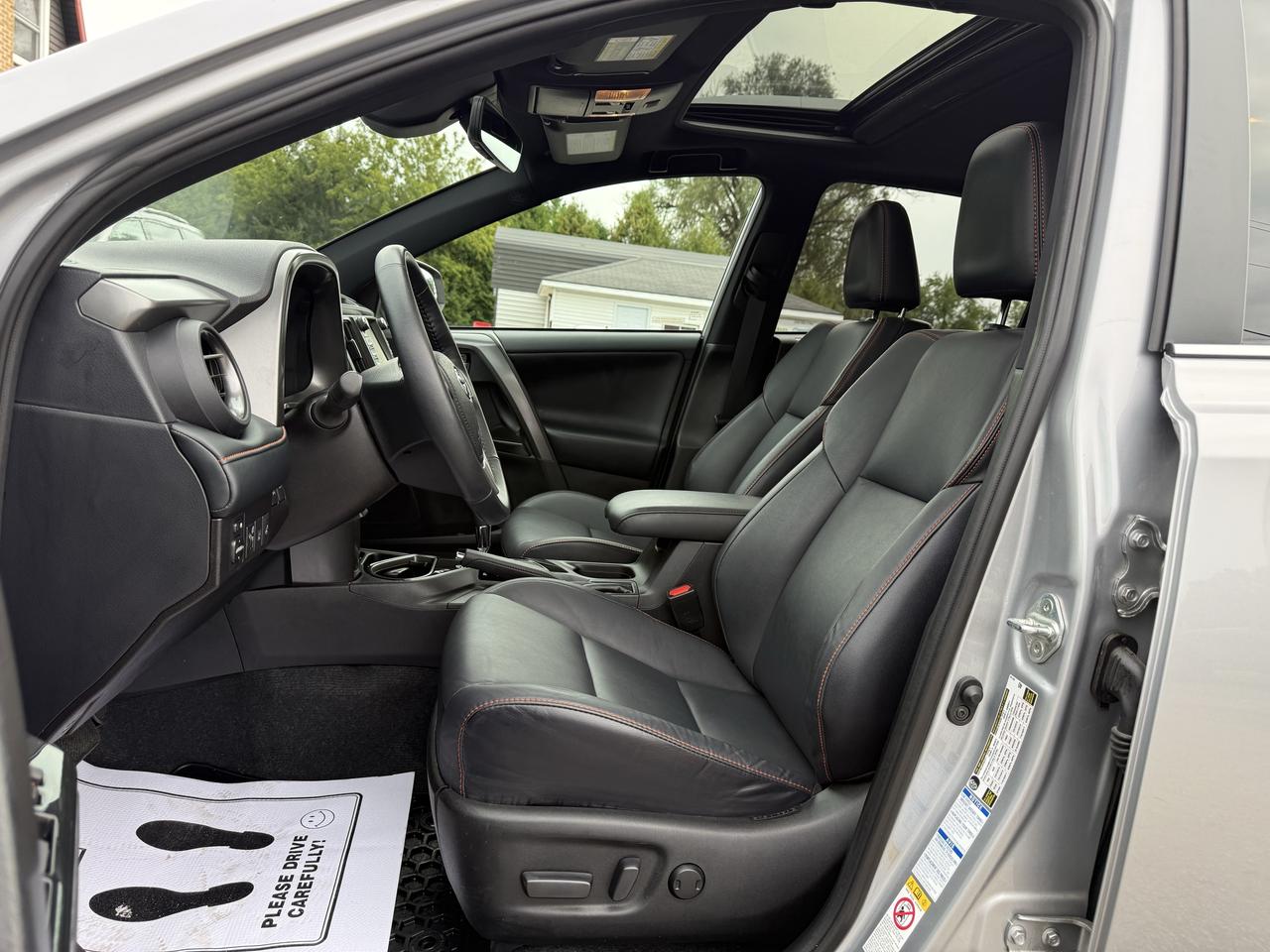 2018 Toyota RAV4 LEATHER ONLY 50km Photo