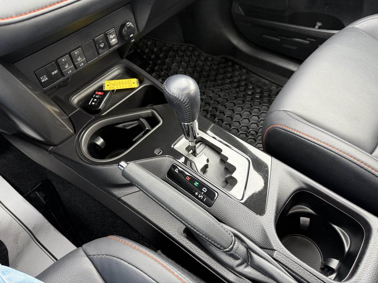 2018 Toyota RAV4 LEATHER ONLY 50km Photo