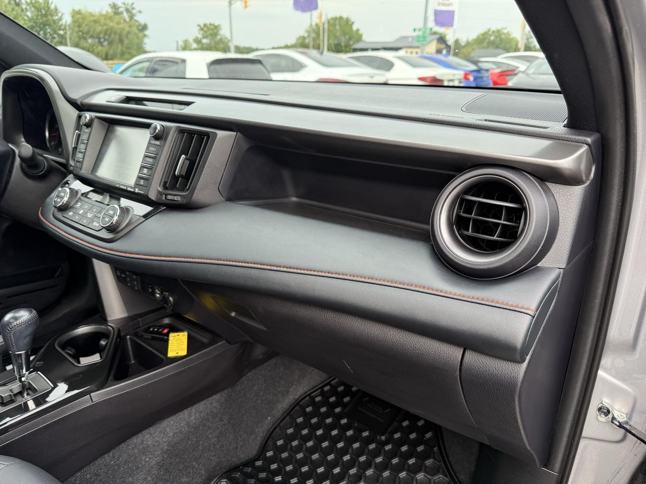 2018 Toyota RAV4 LEATHER ONLY 50km Photo