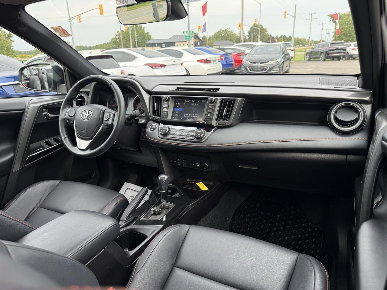 2018 Toyota RAV4 LEATHER ONLY 50km Photo
