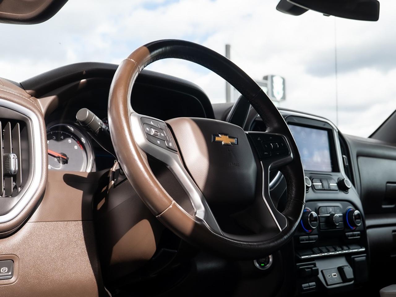 2021 Chevrolet Silverado 1500 4WD Crew Cab LT Photo12