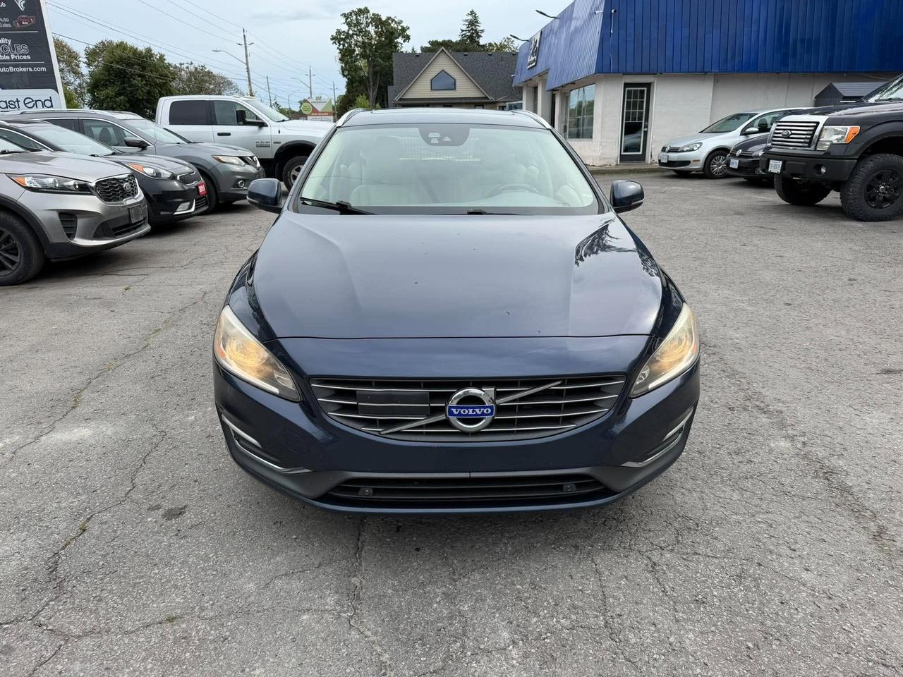 2015 Volvo V60 2015.5 4dr Wgn T5 Drive-E Premier FWD Photo