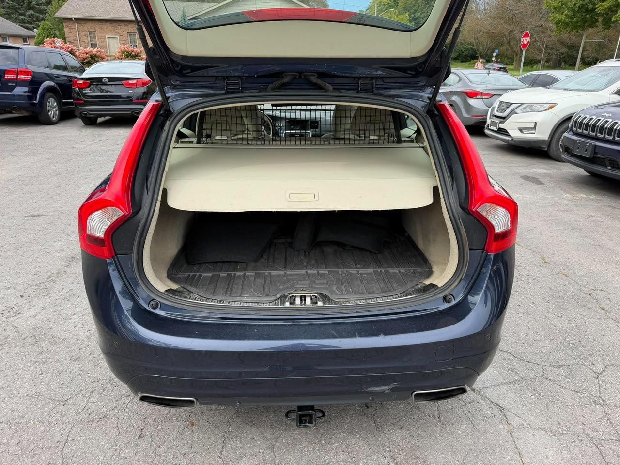 2015 Volvo V60 2015.5 4dr Wgn T5 Drive-E Premier FWD Photo