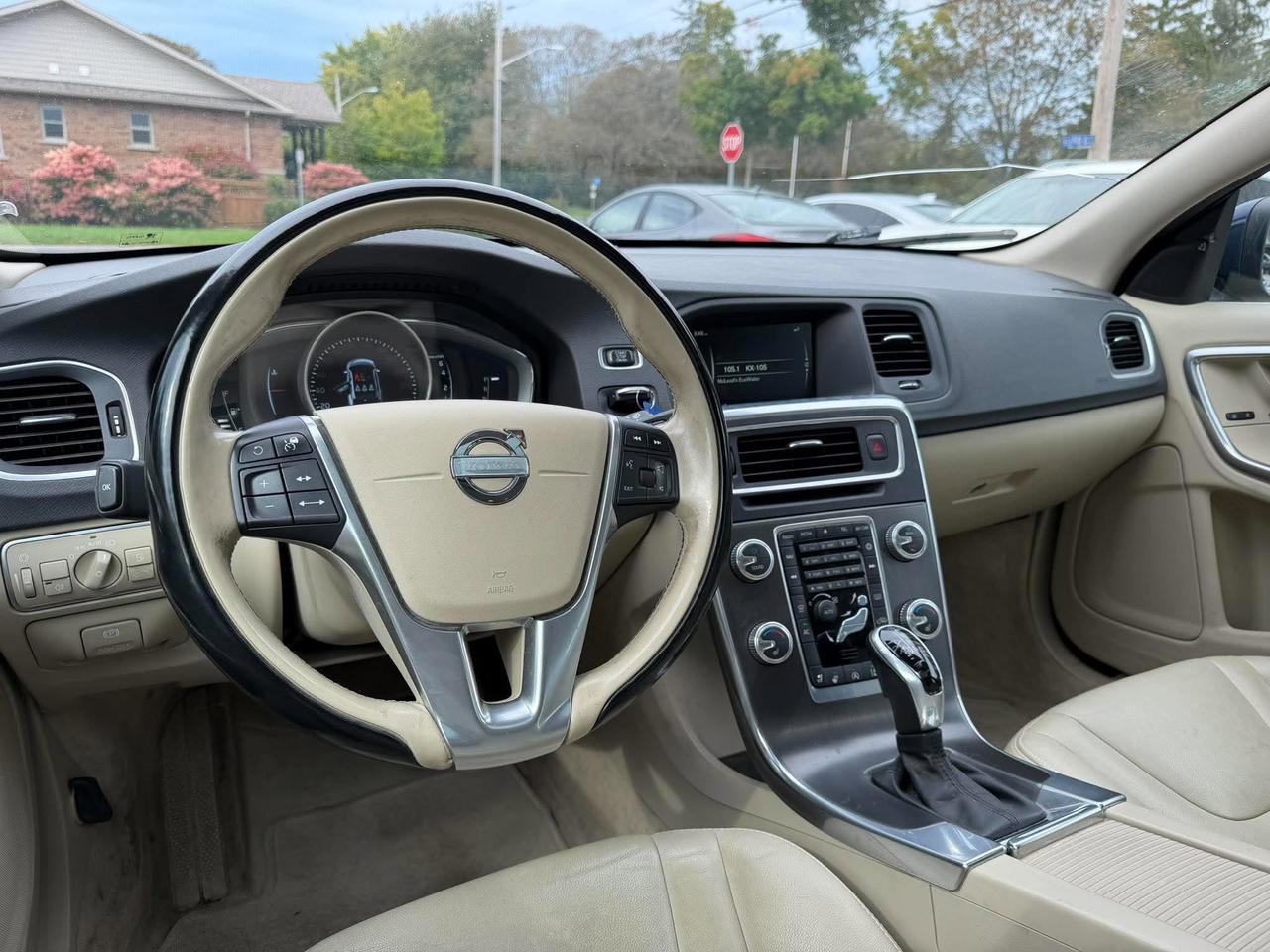 2015 Volvo V60 2015.5 4dr Wgn T5 Drive-E Premier FWD - Photo #12