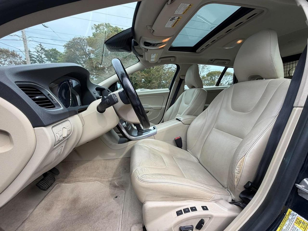 2015 Volvo V60 2015.5 4dr Wgn T5 Drive-E Premier FWD - Photo #13