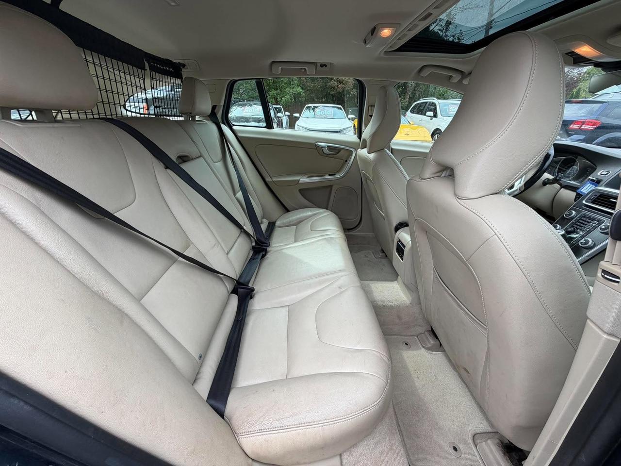 2015 Volvo V60 2015.5 4dr Wgn T5 Drive-E Premier FWD - Photo #14