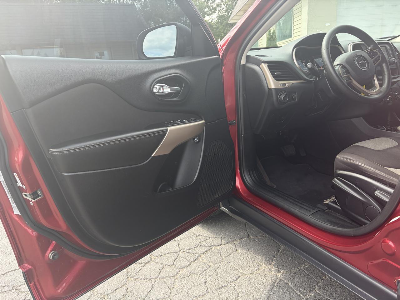 2017 Jeep Cherokee Sport-Excellent Service Records-Locally Owned! Photo