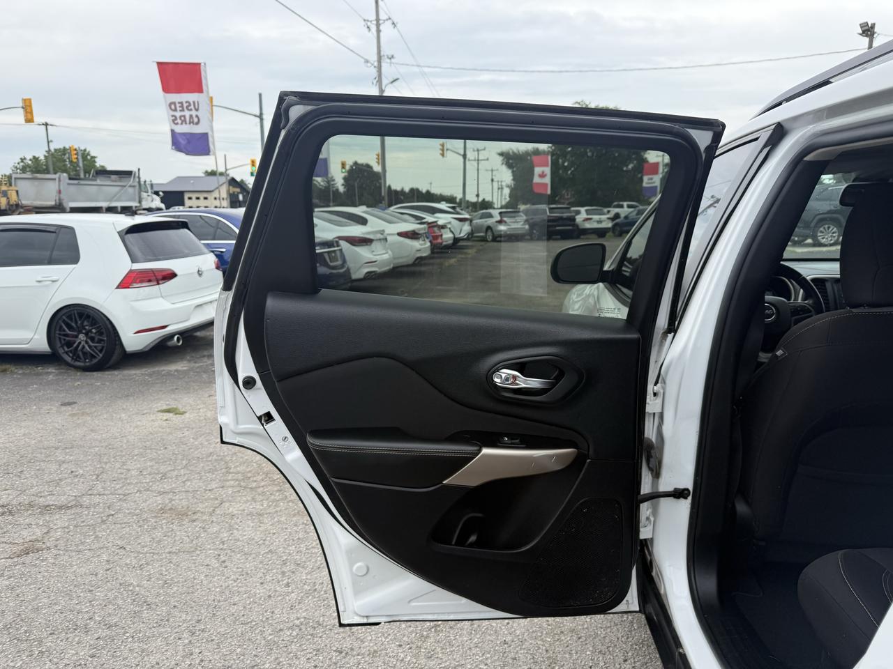 2018 Jeep Cherokee Altitude FWD Photo