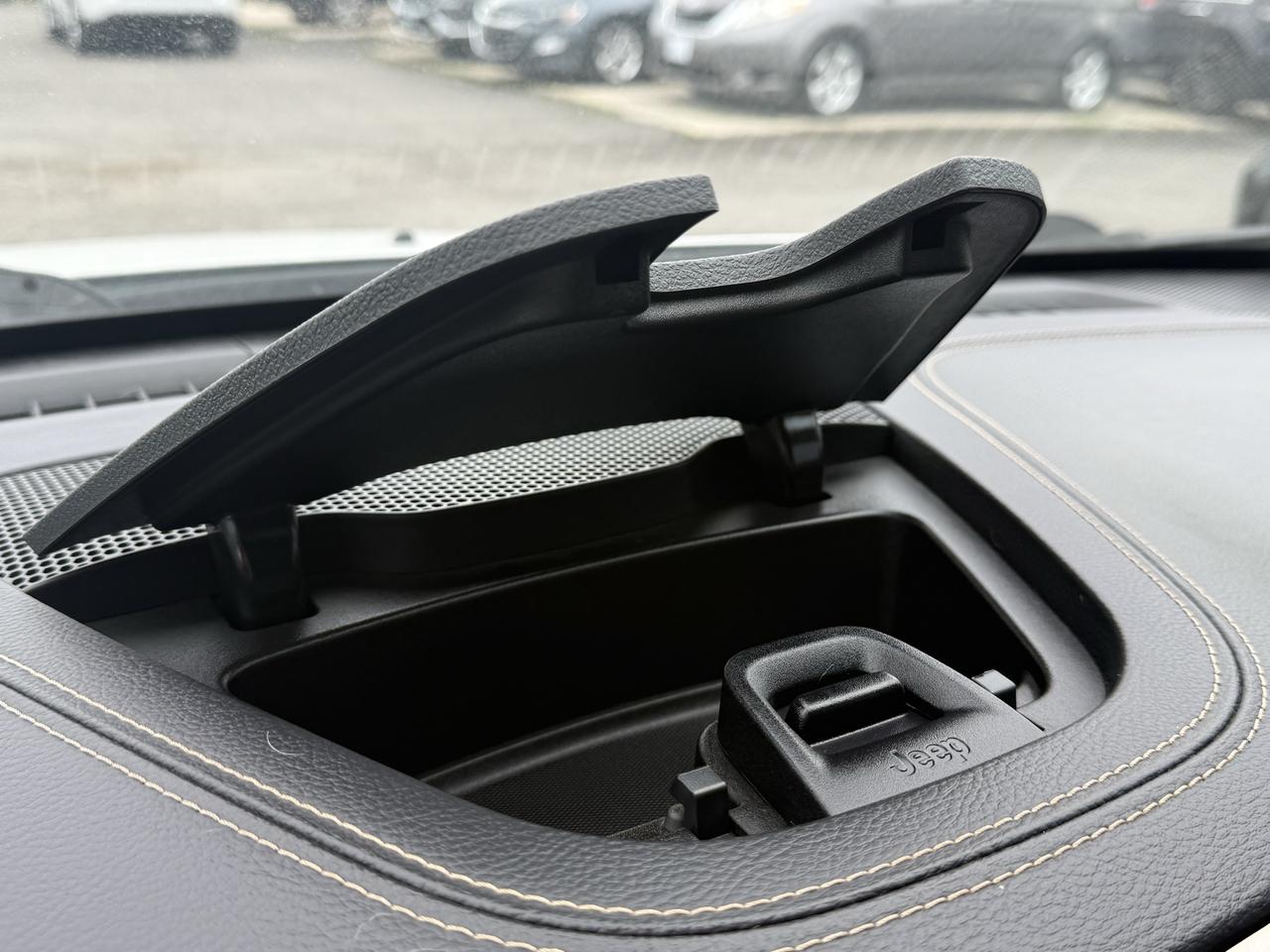 2018 Jeep Cherokee Altitude FWD Photo