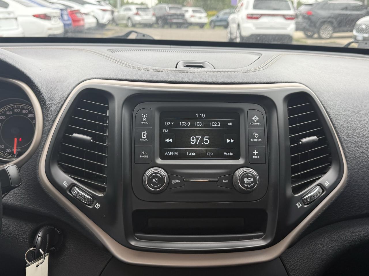 2018 Jeep Cherokee Altitude FWD Photo