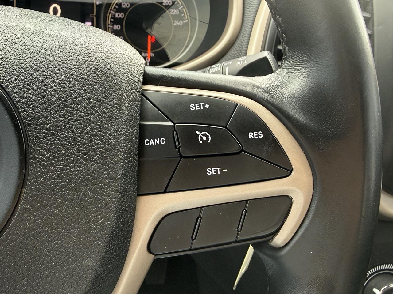 2018 Jeep Cherokee Altitude FWD Photo