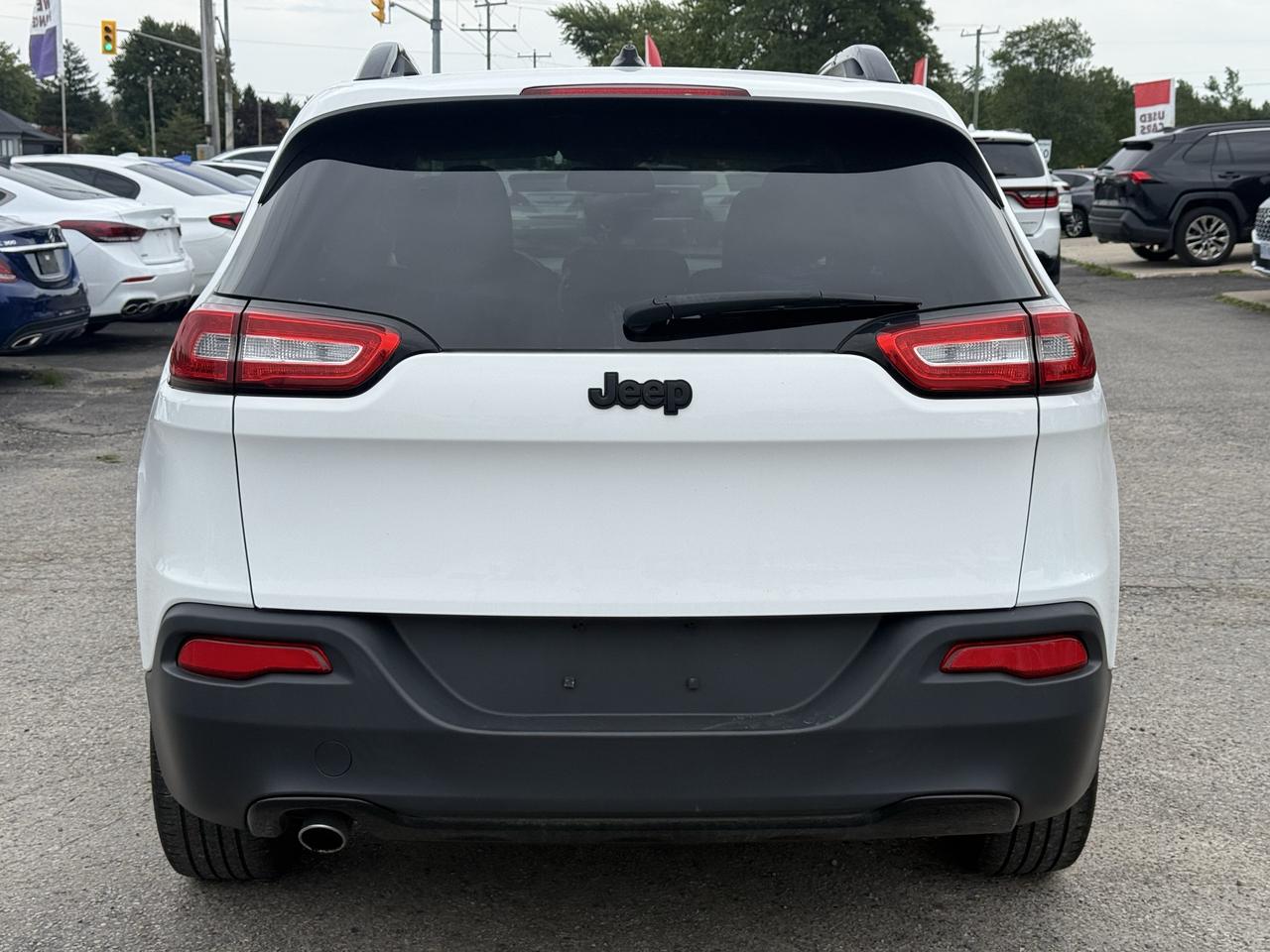 2018 Jeep Cherokee Altitude FWD Photo3