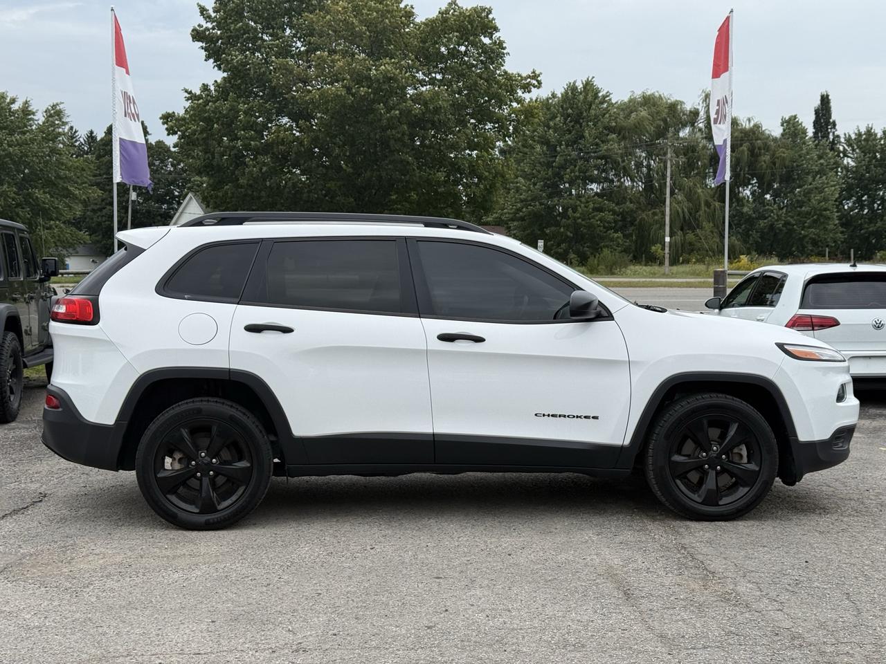 2018 Jeep Cherokee Altitude FWD Photo5