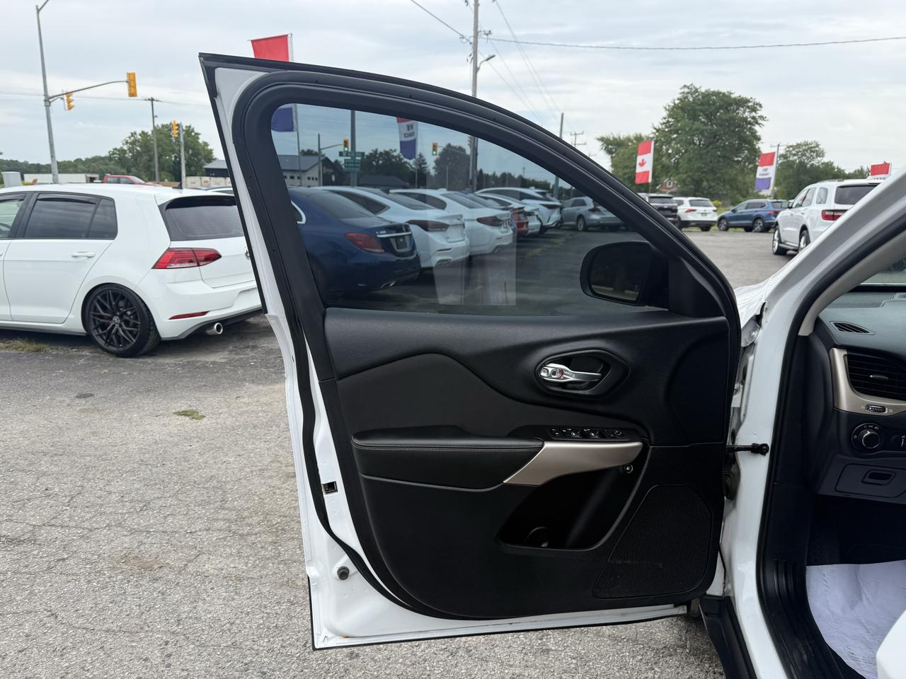 2018 Jeep Cherokee Altitude FWD Photo