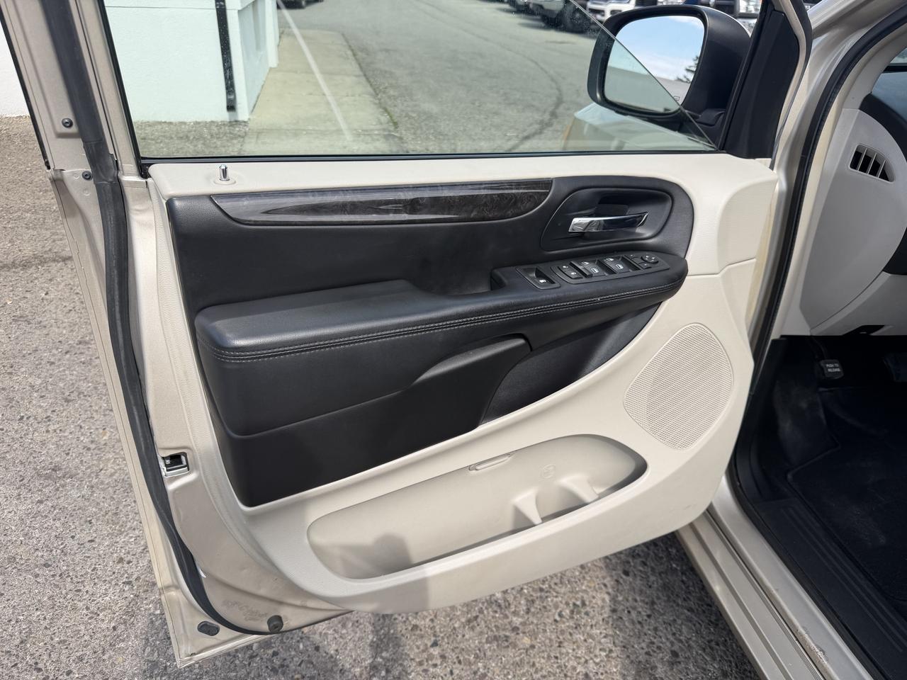 2012 Dodge Grand Caravan Crew | Bucket Seats | Well Maintained Photo