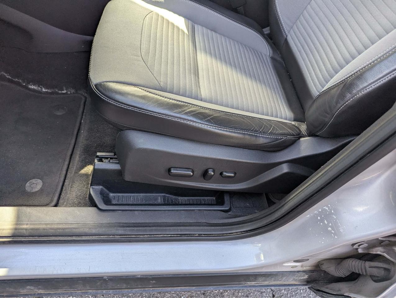 2017 Ford Escape SE Photo