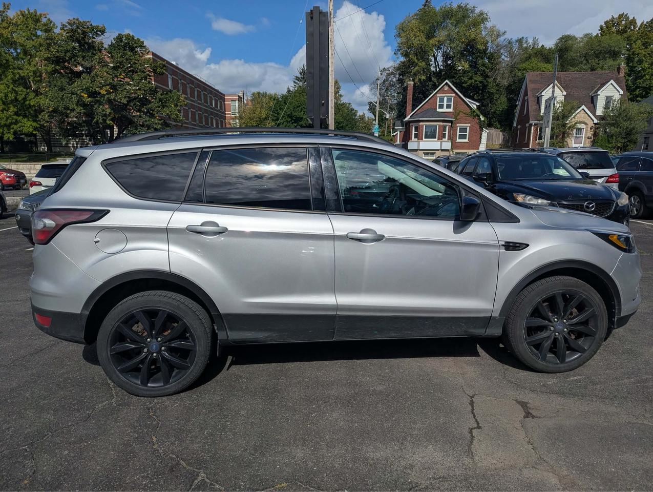 2017 Ford Escape SE Photo3
