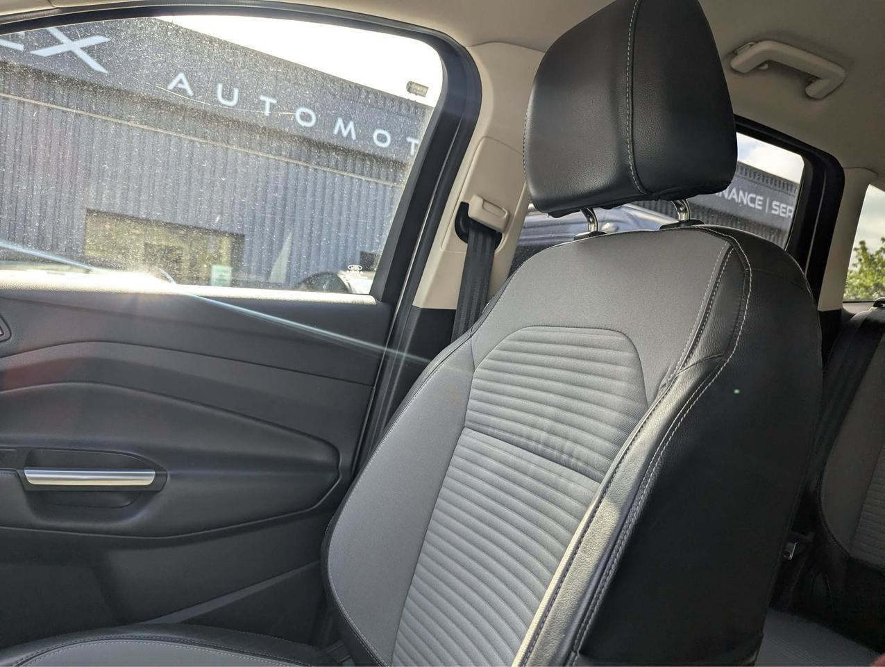 2017 Ford Escape SE Photo