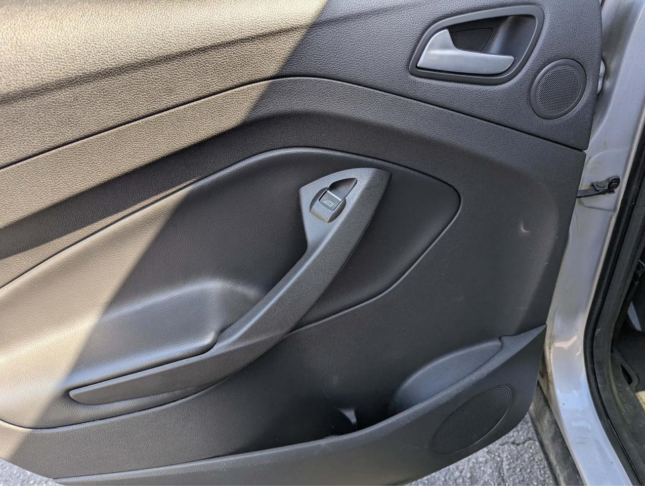 2017 Ford Escape SE Photo