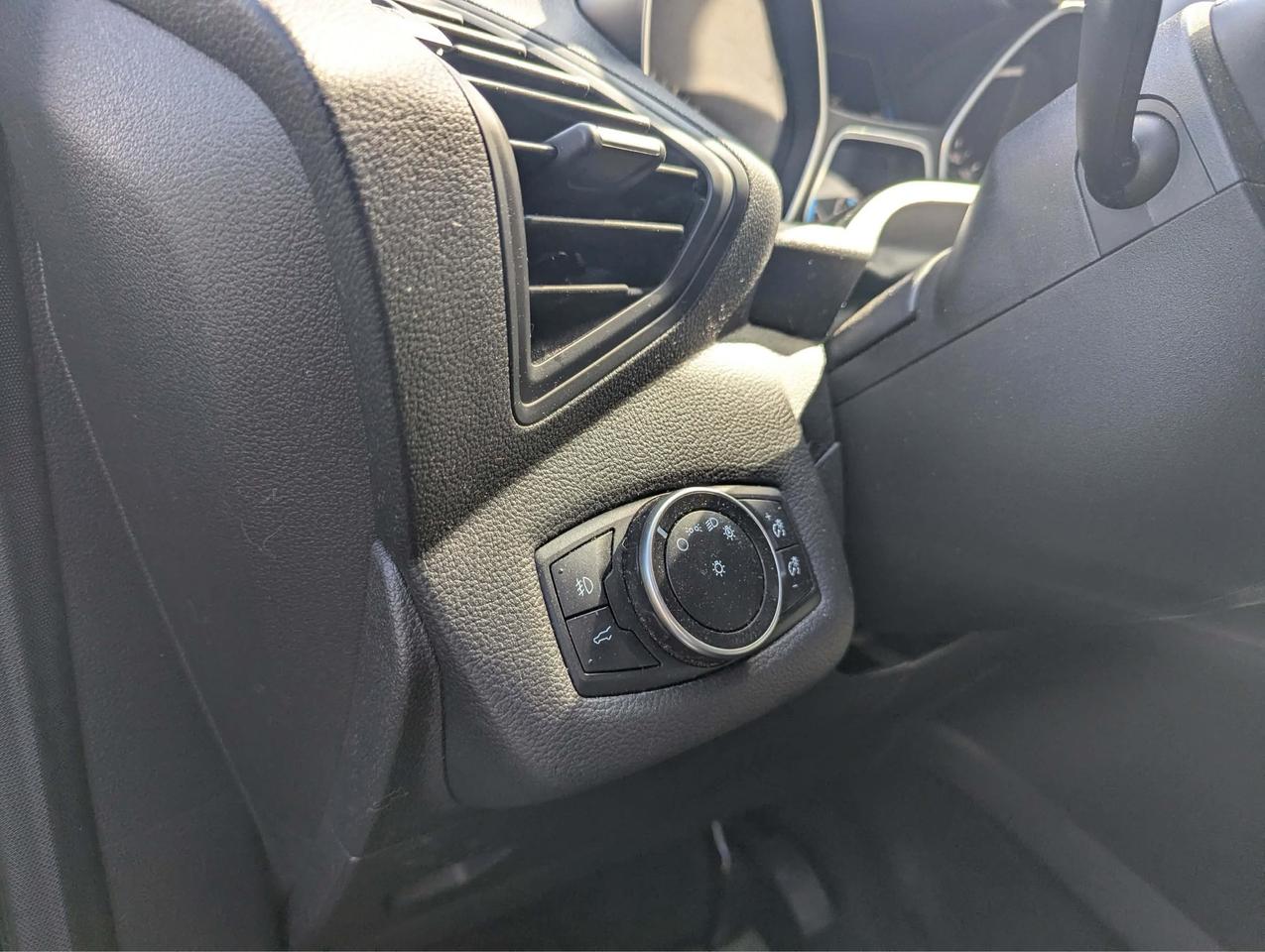 2017 Ford Escape SE Photo